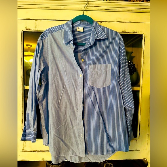 GAP Tops - Gap long sleeve top